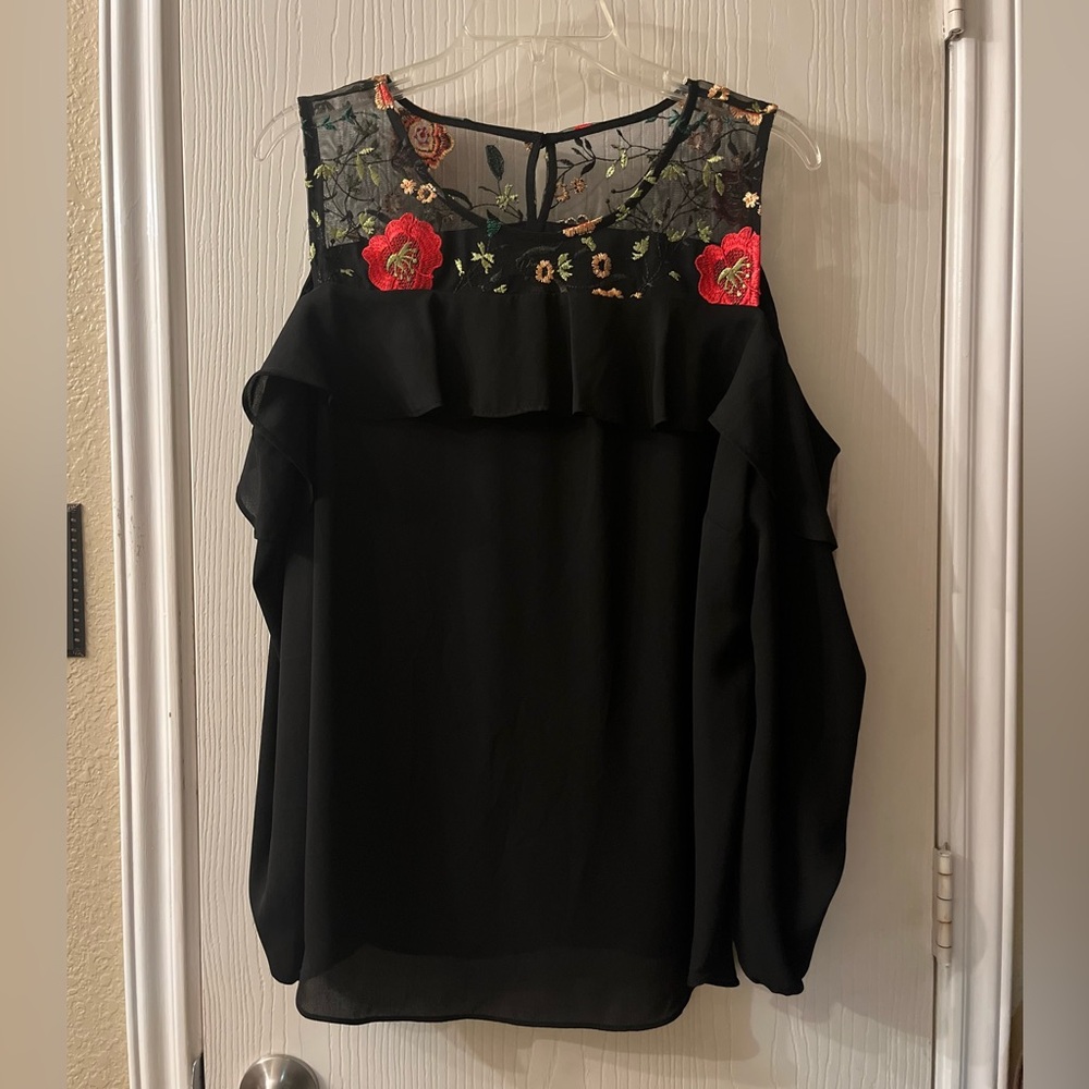 🛍️Like INC XL Black Cold Shoulder Long Sleeve Top with Embroidered Flowe…